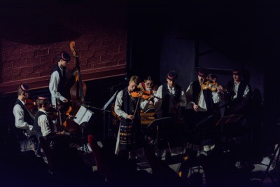 EUBA oslávila 85 rokov tradície folklórom: FS Ekonóm vystúpil v Dome kultúry Zrkadlový háj