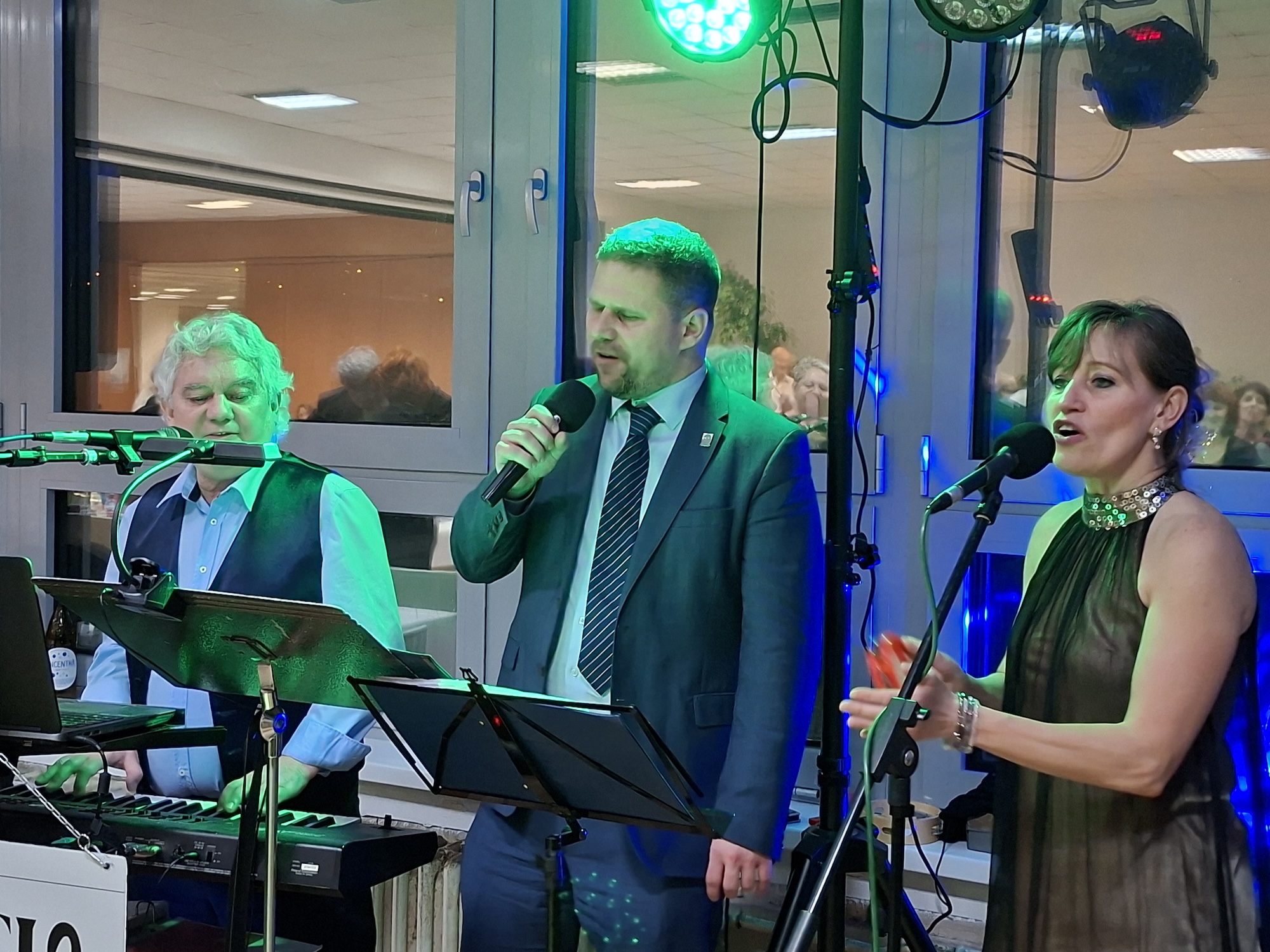 Jubilejný 5. ročník Plesu seniorov EUBA: večer plný radosti, tanca a priateľstva