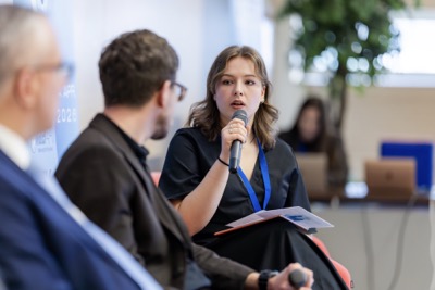 Modelová konferencia 2026 na EUBA: študenti simulovali rokovania OSN o vodnej kríze