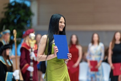 Nová kapitola sa začína. EUBA blahoželá svojim absolventkám a absolventom