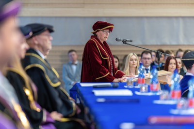 Nová kapitola sa začína. EUBA blahoželá svojim absolventkám a absolventom