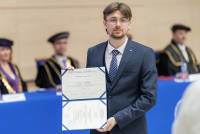 Nová kapitola sa začína. EUBA blahoželá svojim absolventkám a absolventom