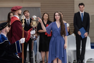 Nová kapitola sa začína. EUBA blahoželá svojim absolventkám a absolventom