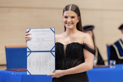 Nová kapitola sa začína. EUBA blahoželá svojim absolventkám a absolventom