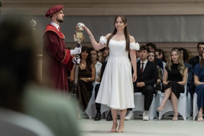 Nová kapitola sa začína. EUBA blahoželá svojim absolventkám a absolventom
