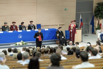 Nová kapitola sa začína. EUBA blahoželá svojim absolventkám a absolventom