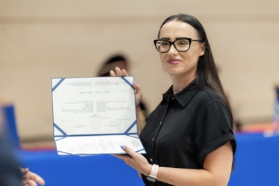 Nová kapitola sa začína. EUBA blahoželá svojim absolventkám a absolventom