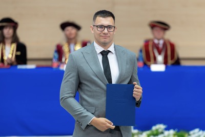 Nová kapitola sa začína. EUBA blahoželá svojim absolventkám a absolventom