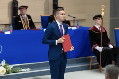 Nová kapitola sa začína. EUBA blahoželá svojim absolventkám a absolventom