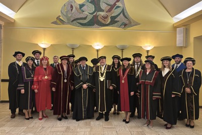 Nová kapitola sa začína. EUBA blahoželá svojim absolventkám a absolventom