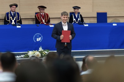 Nová kapitola sa začína. EUBA blahoželá svojim absolventkám a absolventom