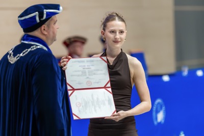 Nová kapitola sa začína. EUBA blahoželá svojim absolventkám a absolventom