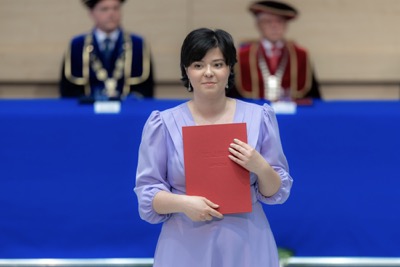 Nová kapitola sa začína. EUBA blahoželá svojim absolventkám a absolventom