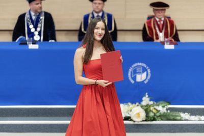 Nová kapitola sa začína. EUBA blahoželá svojim absolventkám a absolventom