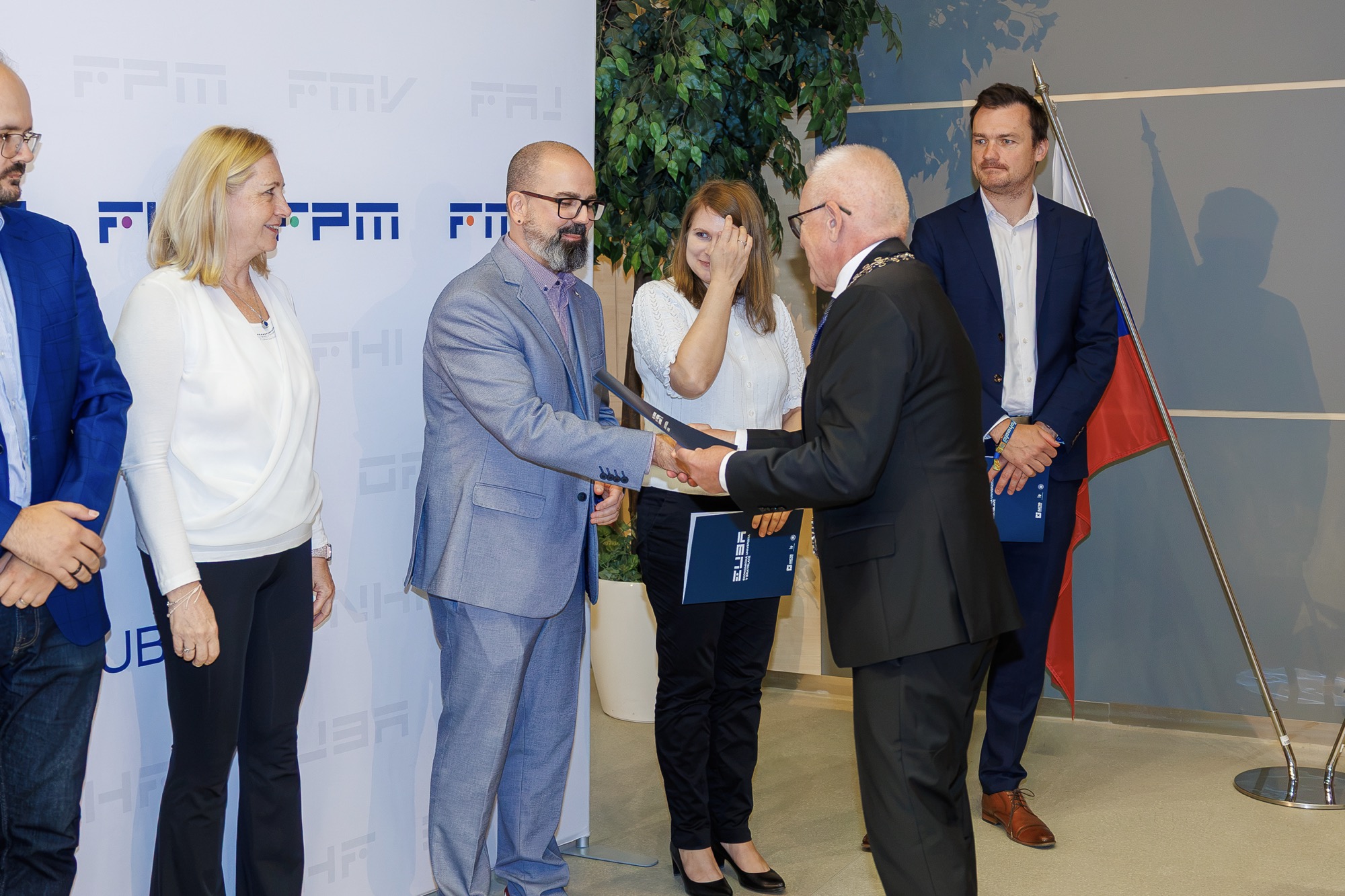 Rektor udelil Cenu EU v Bratislave za publikačnú činnosť, Cenu rektora EU v Bratislave za pedagogickú činnosť a Cenu rektora EU v Bratislave za ŠVOČ