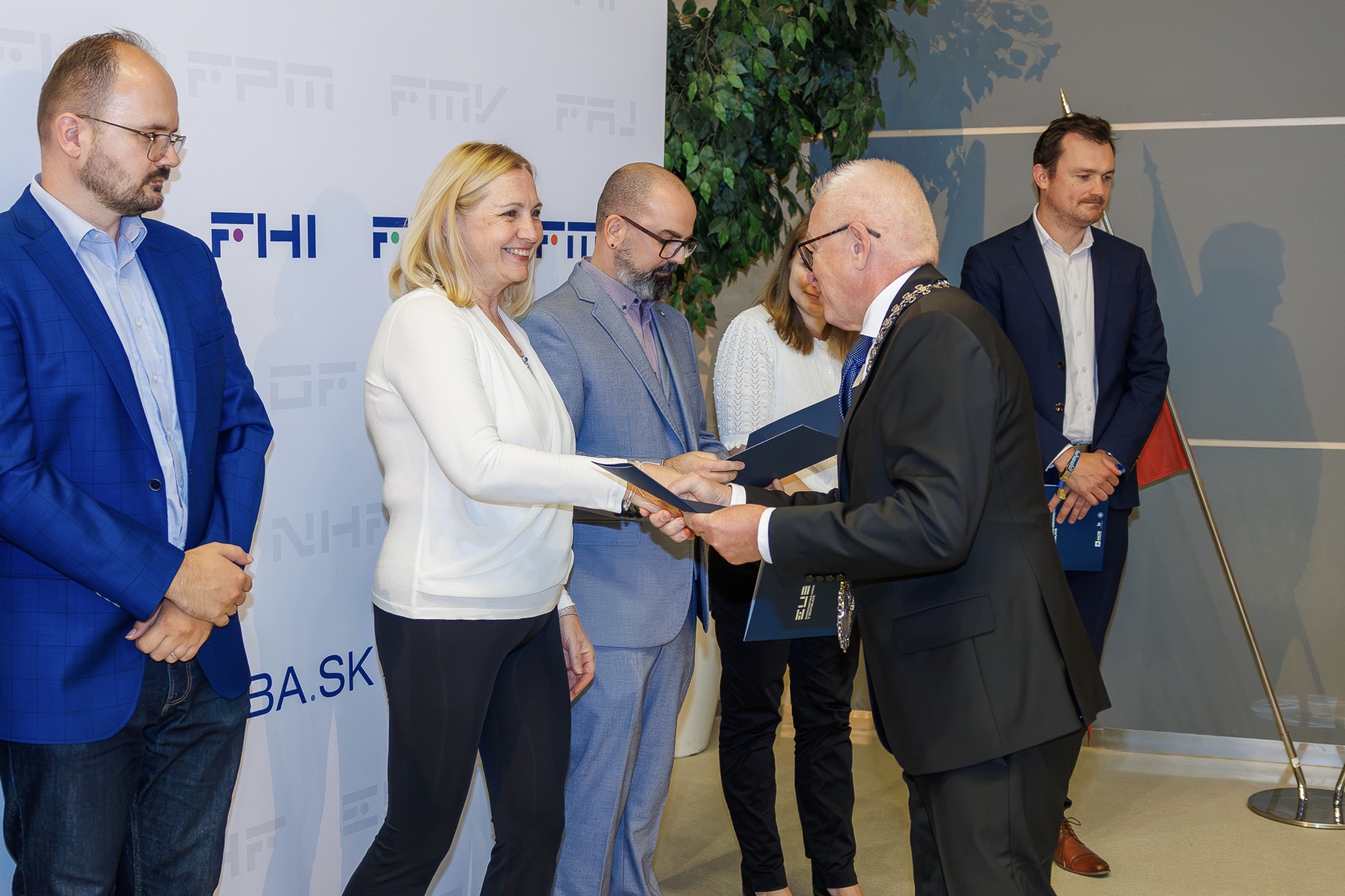 Rektor udelil Cenu EU v Bratislave za publikačnú činnosť, Cenu rektora EU v Bratislave za pedagogickú činnosť a Cenu rektora EU v Bratislave za ŠVOČ