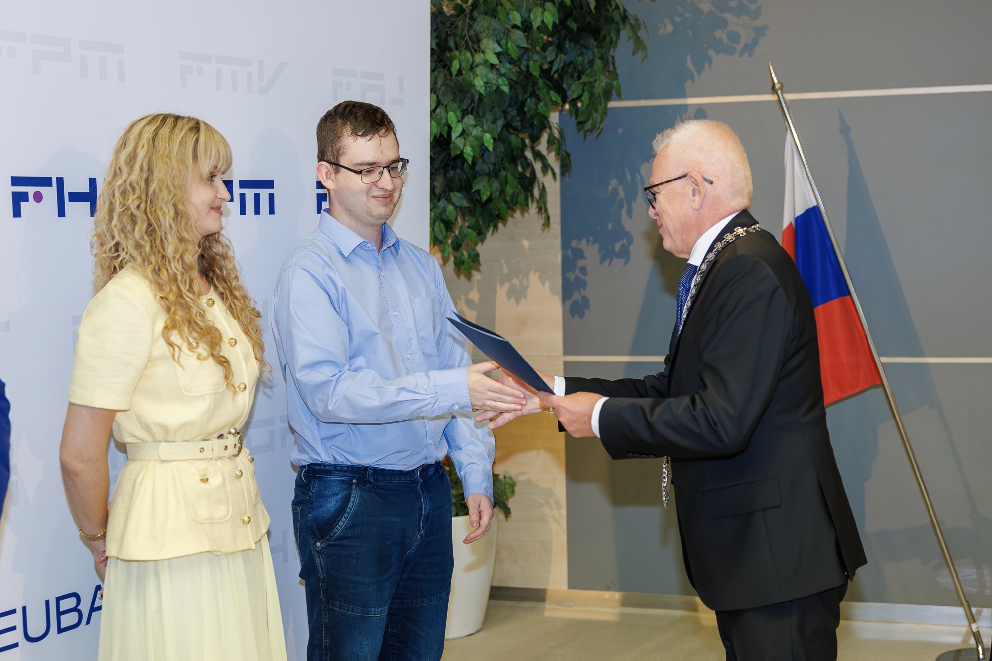 Rektor udelil Cenu EU v Bratislave za publikačnú činnosť, Cenu rektora EU v Bratislave za pedagogickú činnosť a Cenu rektora EU v Bratislave za ŠVOČ
