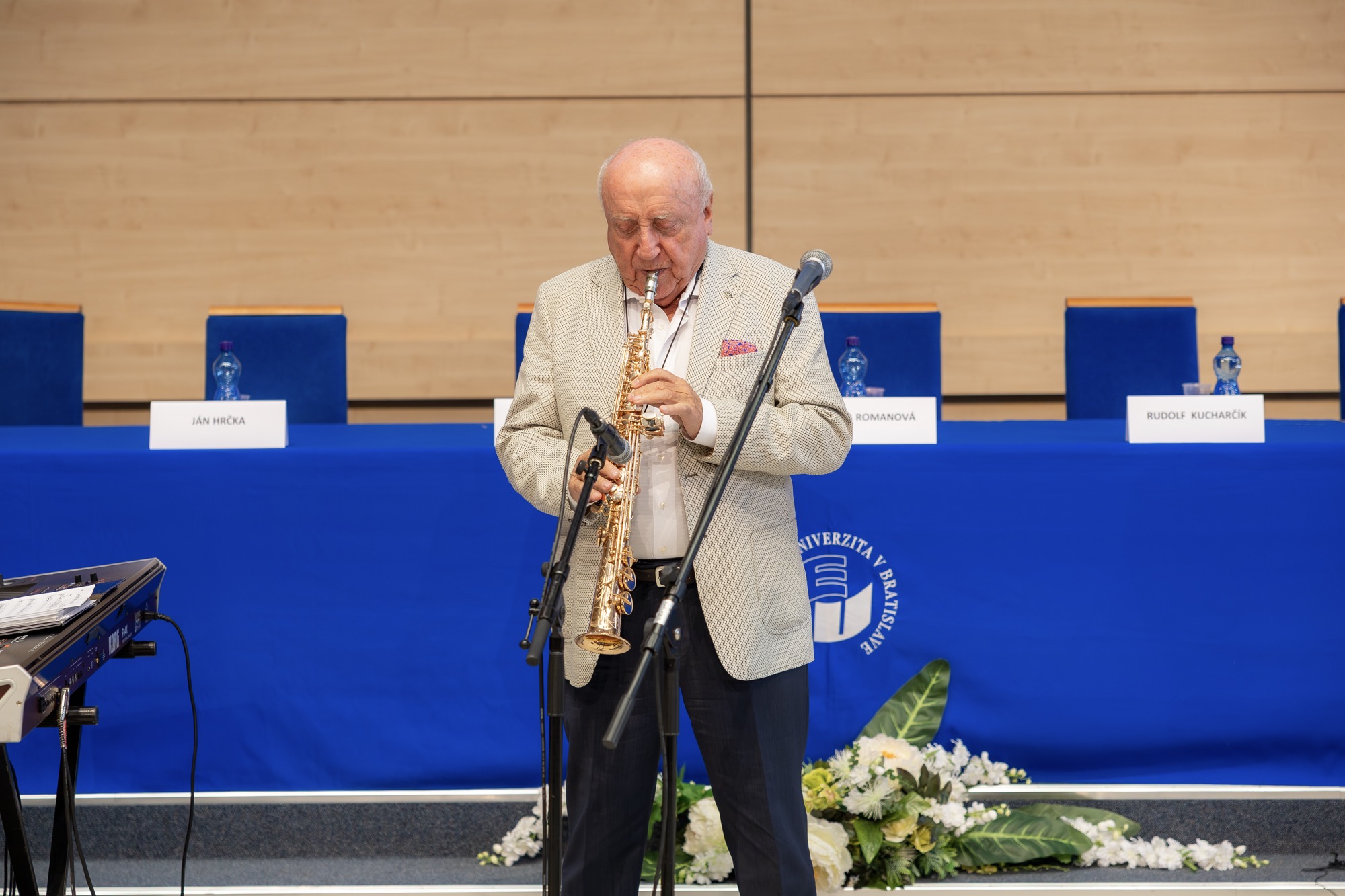 Ekonomická univerzita v Bratislave získala významnú pozíciu v AIUTA, Univerzita tretieho veku otvorila nový akademický rok