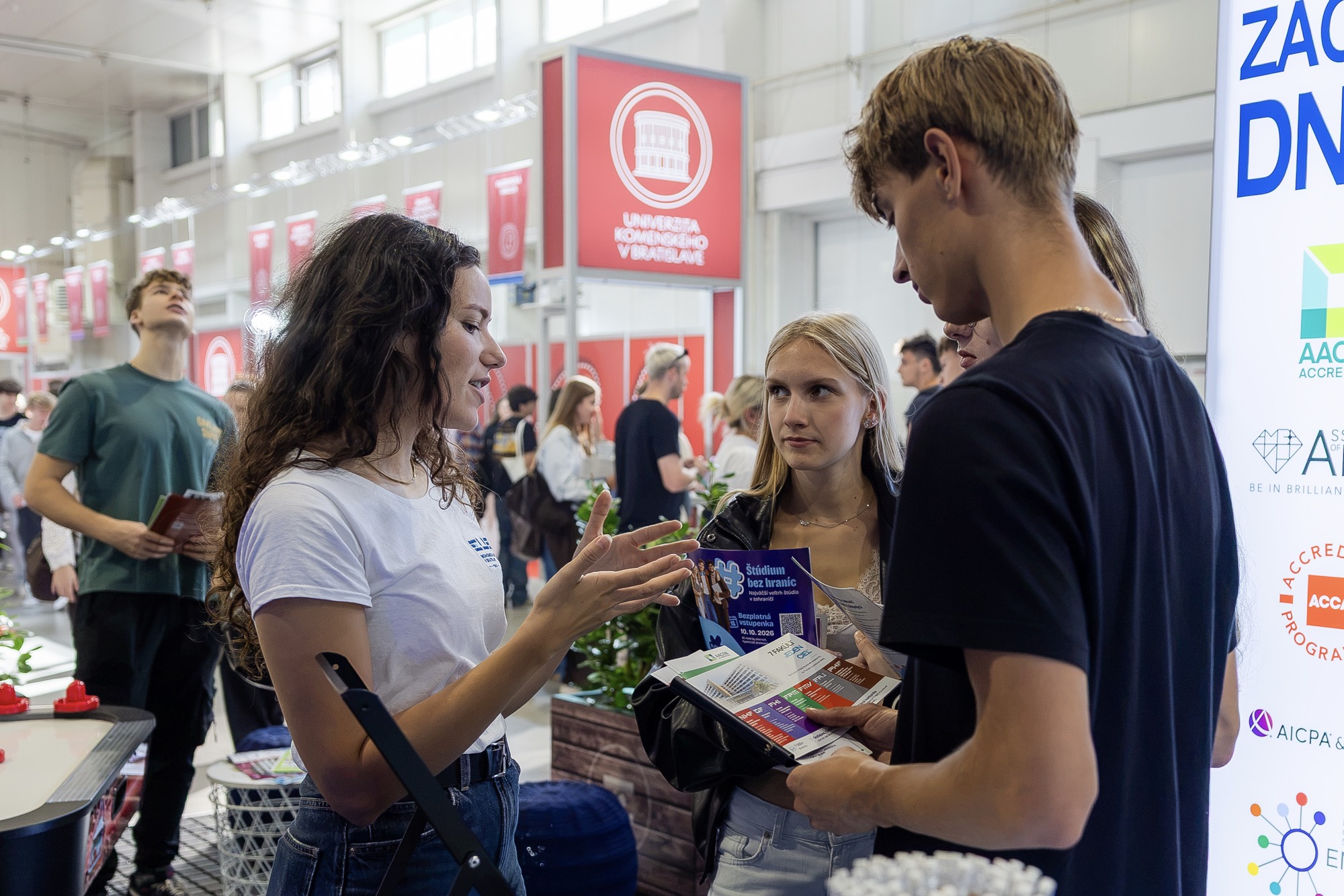 Hovoríme jazykom mladých: EUBA predstavila na Gaudeamuse modernú expozíciu