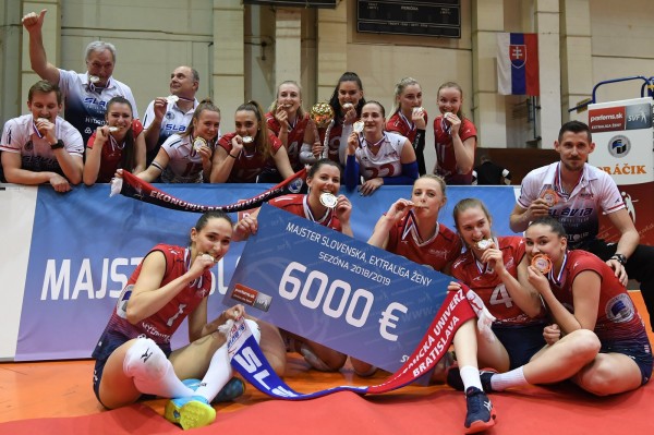 Volejbalistky Slávie EU Bratislava získali rekordný 18. majstrovský titul