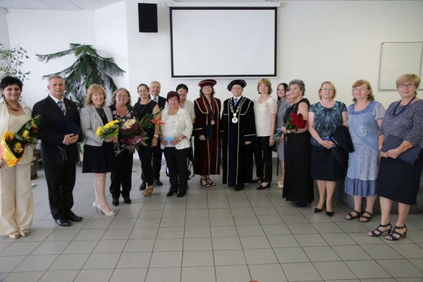 Ekonomická univerzita v Bratislave opäť podporí vzdelávanie  seniorov