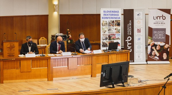 Slovenská rektorská konferencia nesúhlasí s oklieštením akademickej samosprávy