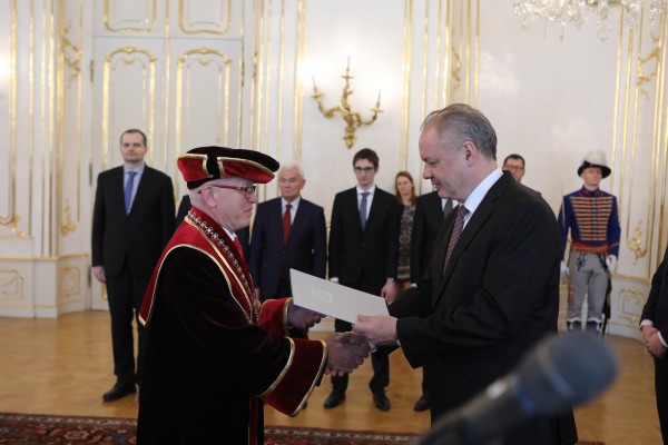 Prezident SR Andrej Kiska vymenoval Ferdinanda Daňa za rektora EU v Bratislave