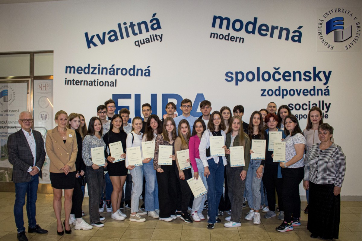 Ukrajinskí študenti ukončili záverečnou hodinou konverzácie slovenského jazyka intenzívny jazykový kurz