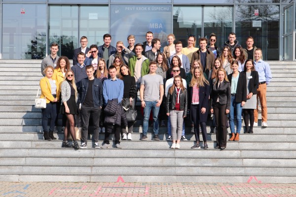 Projekt Central Europe Connect spojil študentov ekonomických univerzít z Viedne, Bratislavy a Varšavy
